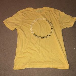 Banana Republic tshirt